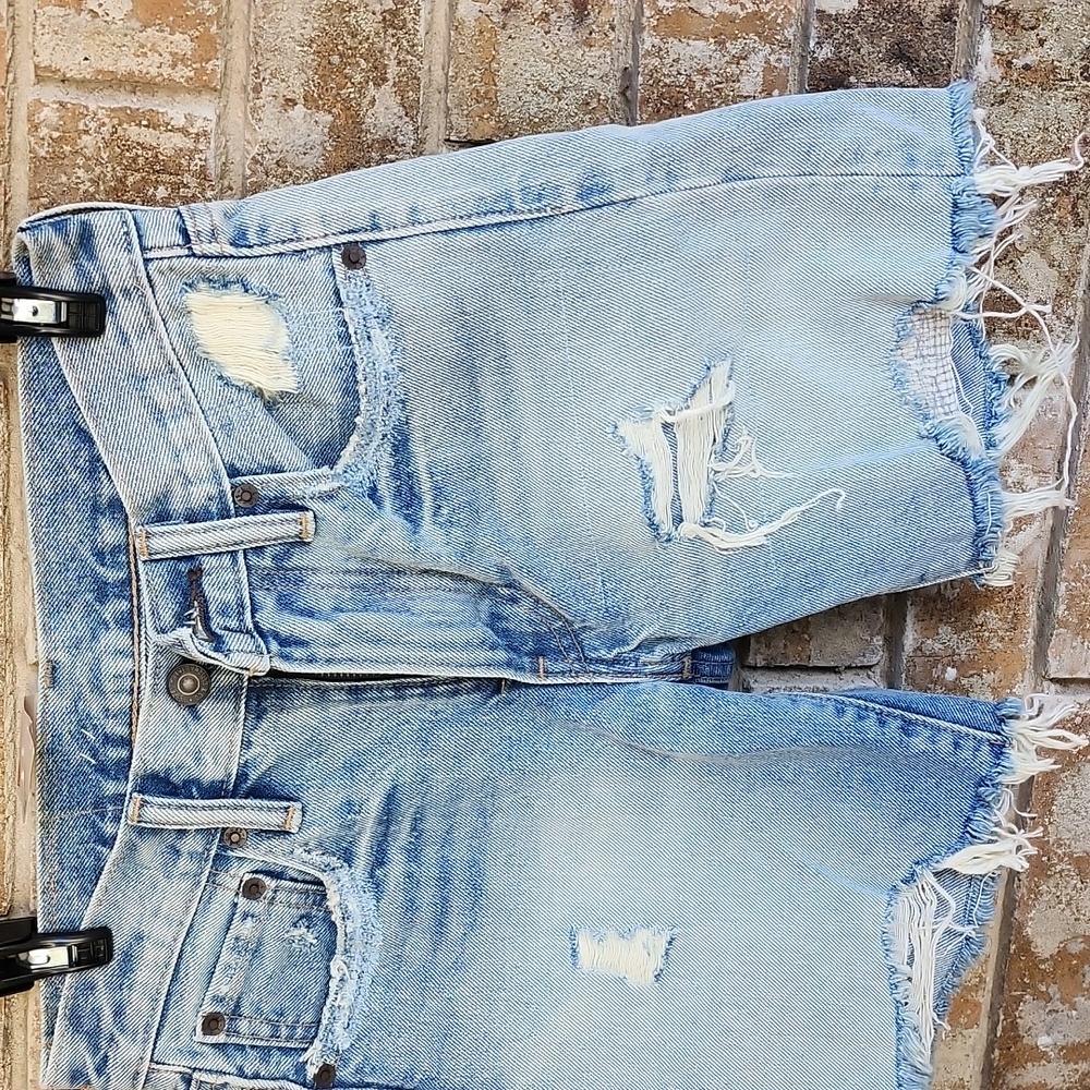 ☀️NWT! Levi's 505 Distressed Cutt-off Shorts, SIZE 24 - Picture 5 of 10